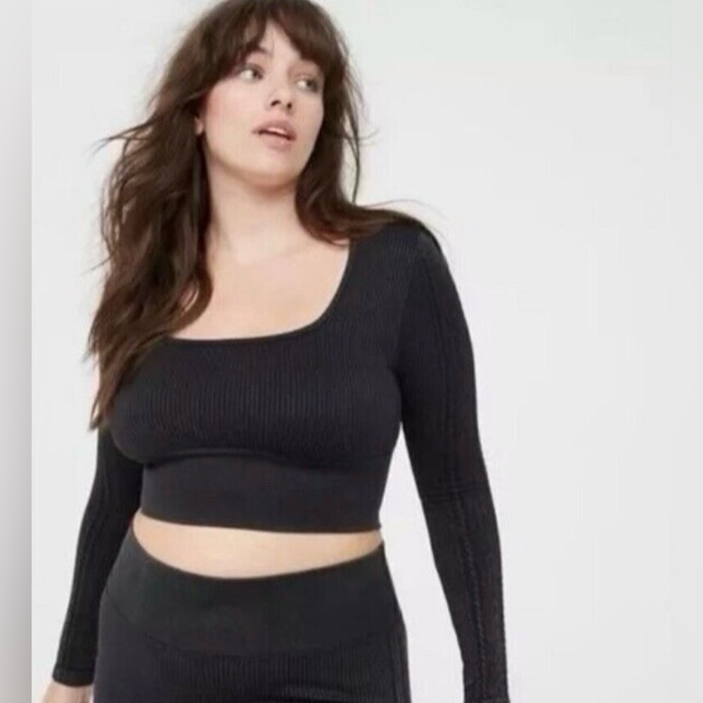 Aerie Offline Seamless Cable Cropped Compression Stonewash Black Top L